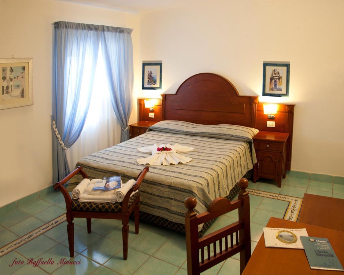 Hotel Isolabella Ventotene Exteriör bild