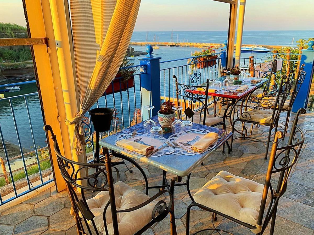 Hotel Isolabella Ventotene Exteriör bild