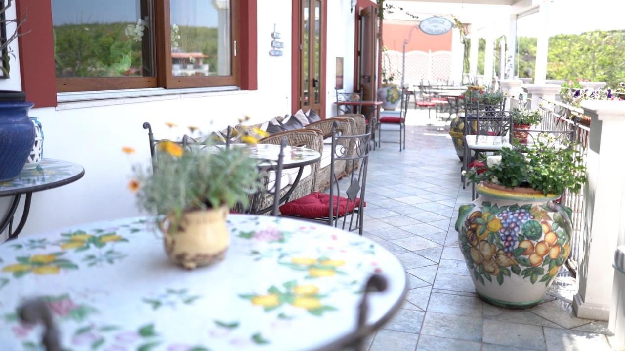 Hotel Isolabella Ventotene Exteriör bild
