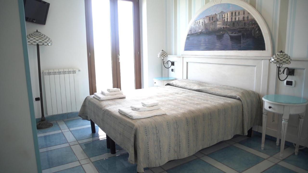 Hotel Isolabella Ventotene Exteriör bild