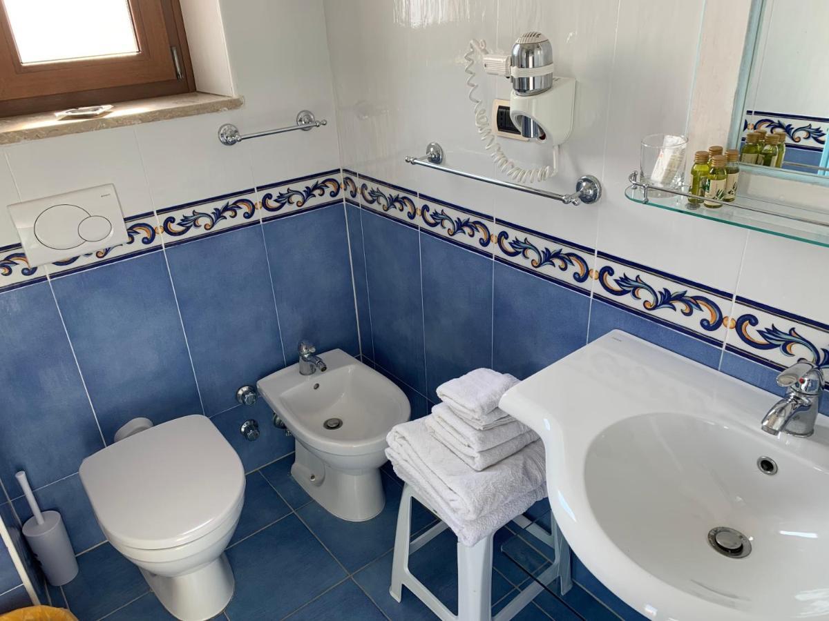 Hotel Isolabella Ventotene Exteriör bild