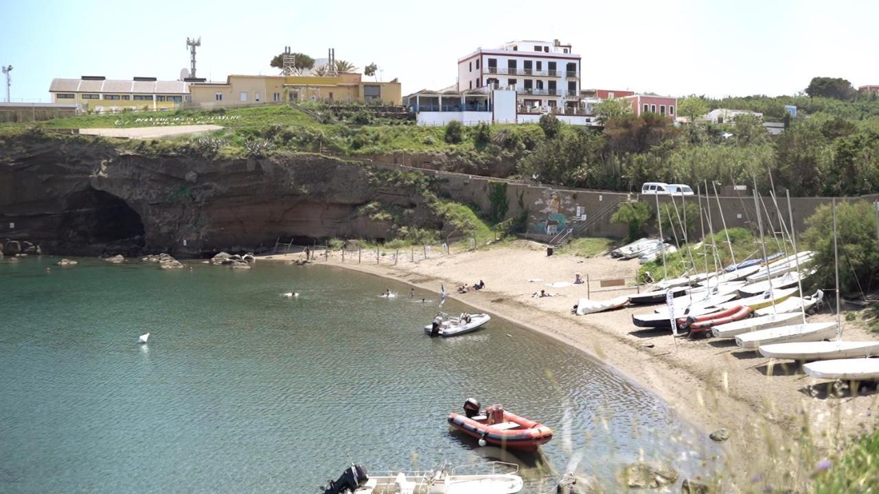Hotel Isolabella Ventotene Exteriör bild