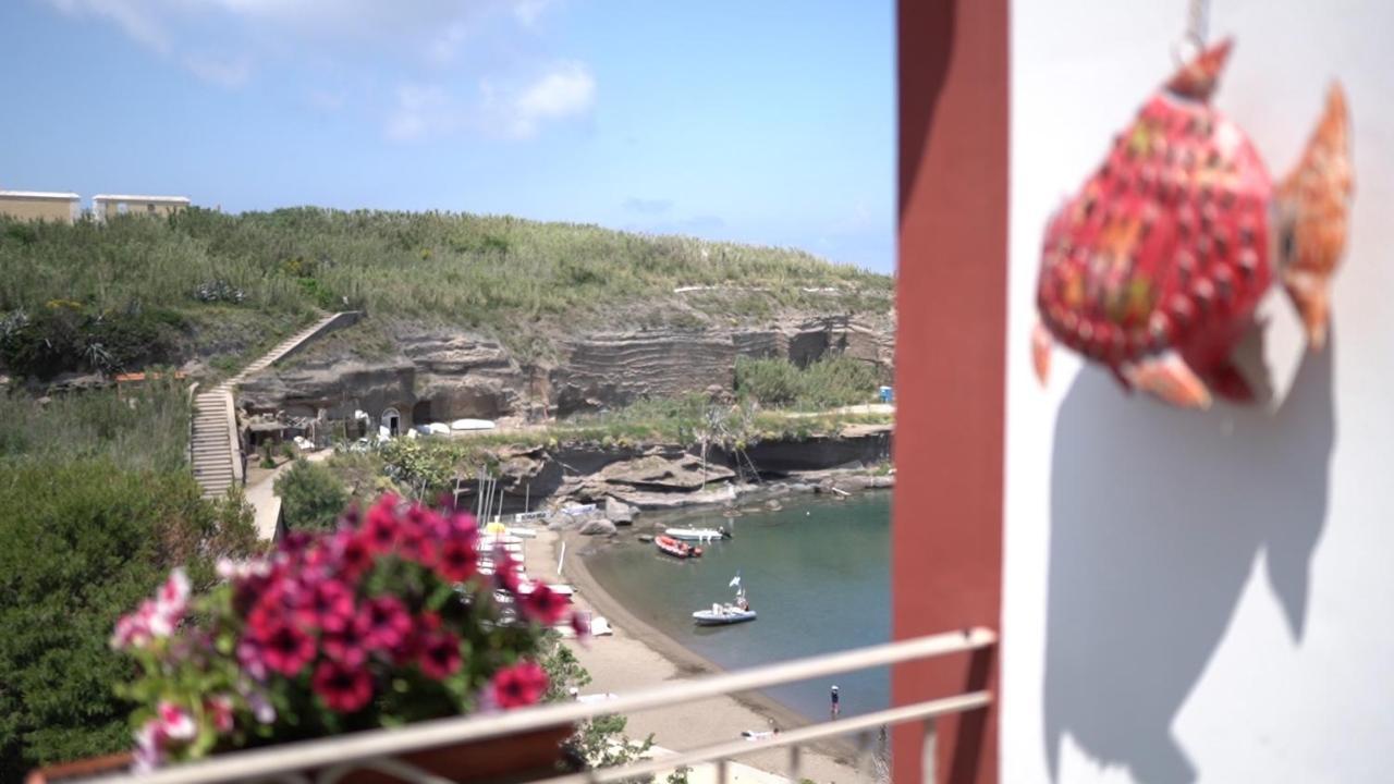 Hotel Isolabella Ventotene Exteriör bild