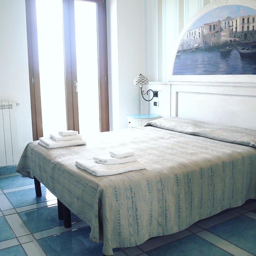 Hotel Isolabella Ventotene Exteriör bild